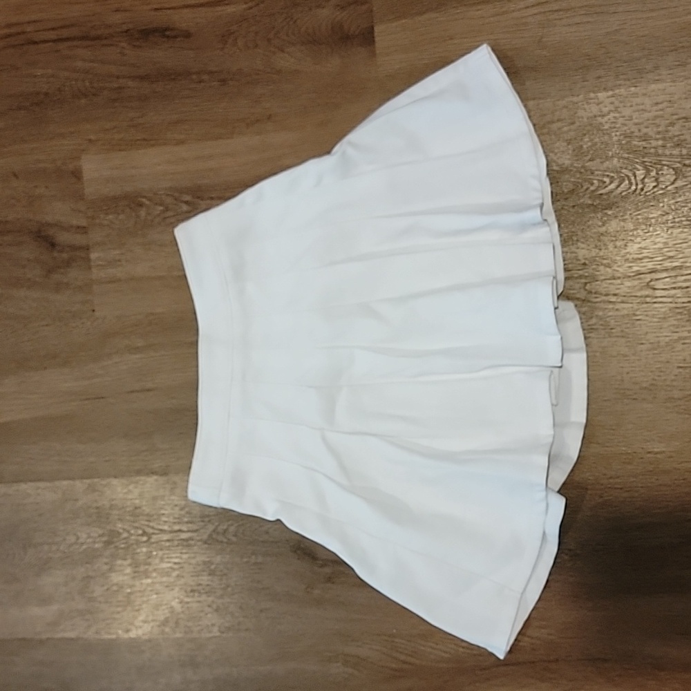 Hollister pleated skirt